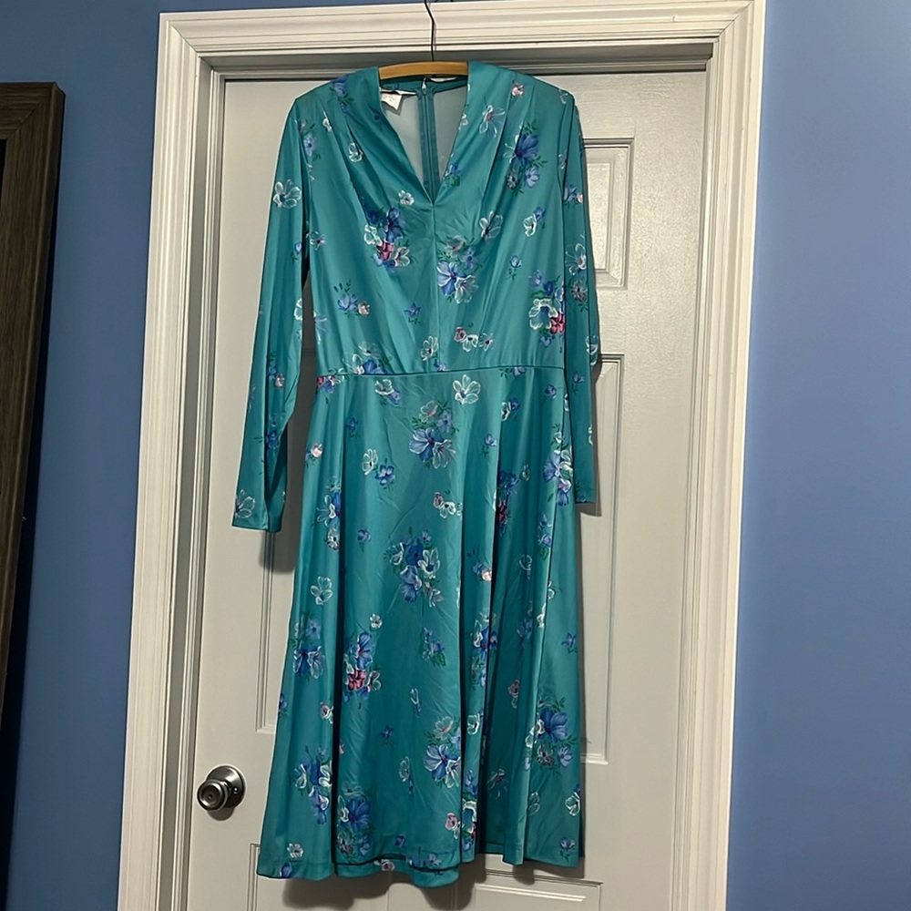 Vintage 80s Montgomery Ward blue floral v-neck dress